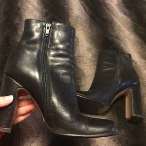 Vintage style chunky heel boots!